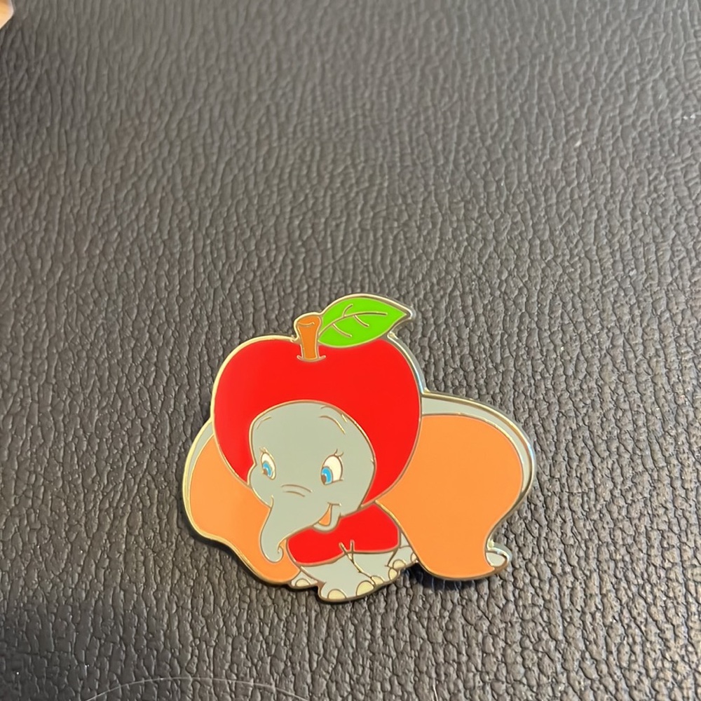 Disney pin dumbo fruit collection